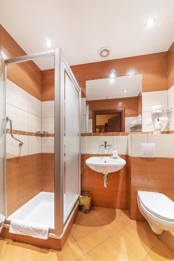 Отель Hotel Doris Оборники