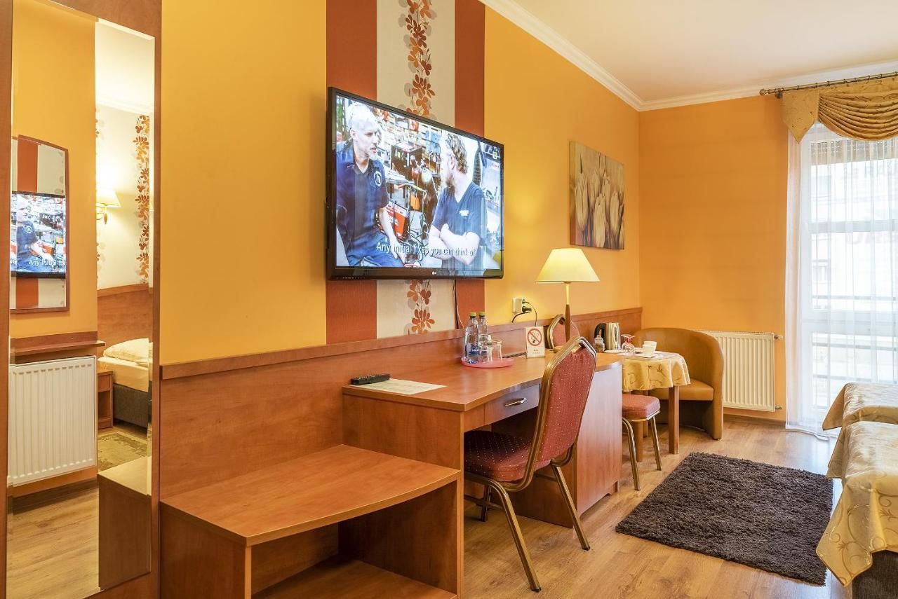 Отель Hotel Doris Оборники