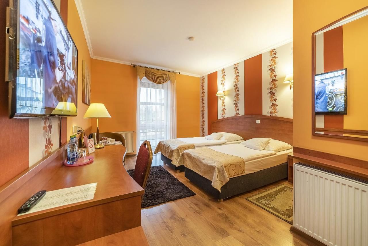 Отель Hotel Doris Оборники