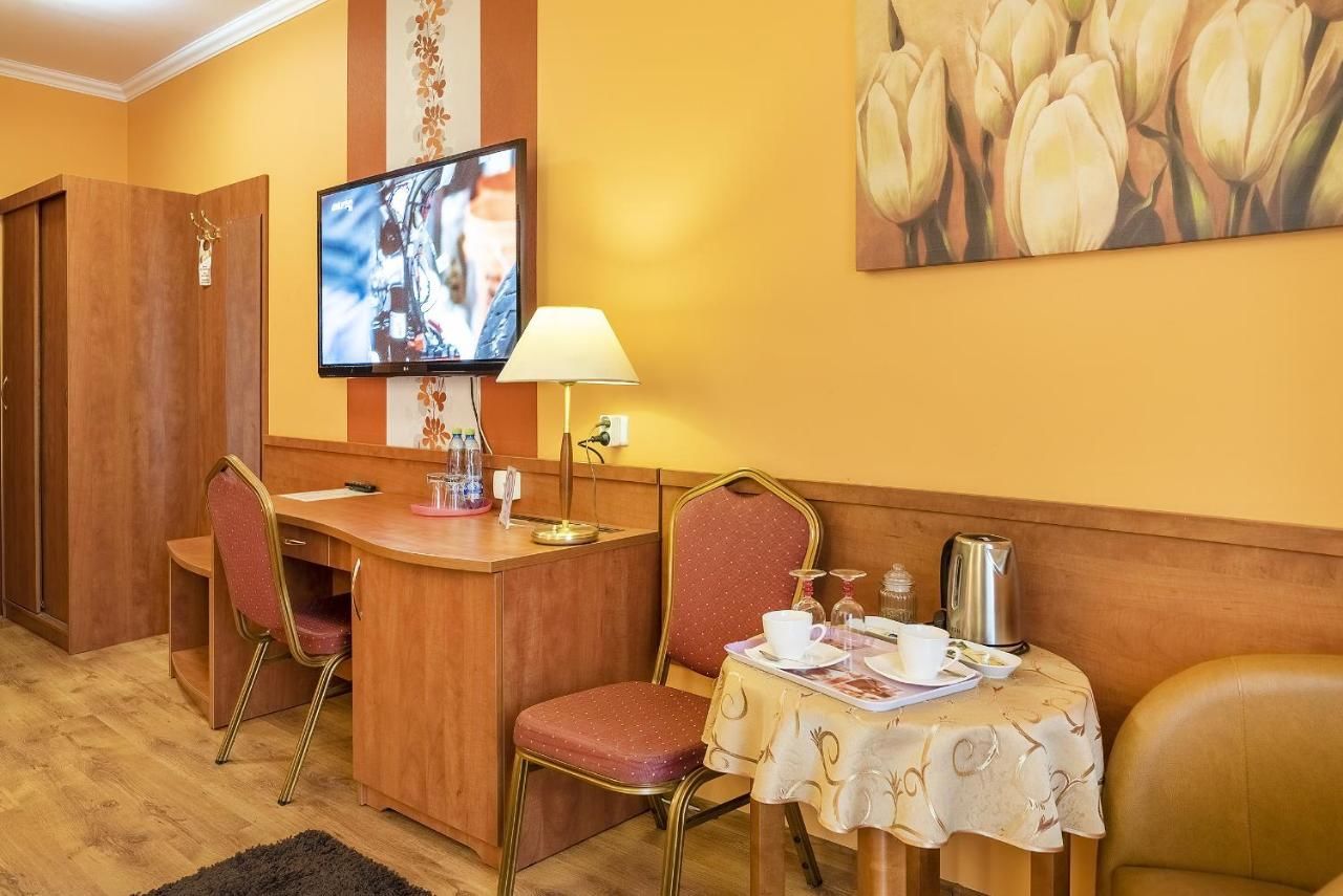 Отель Hotel Doris Оборники