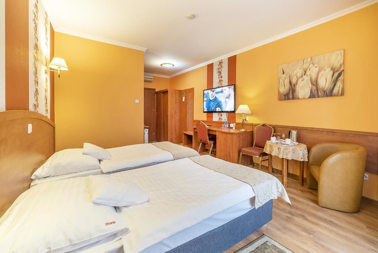 Отель Hotel Doris Оборники
