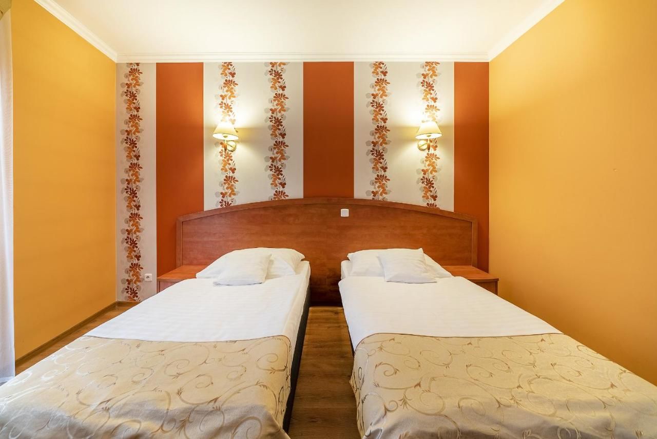 Отель Hotel Doris Оборники