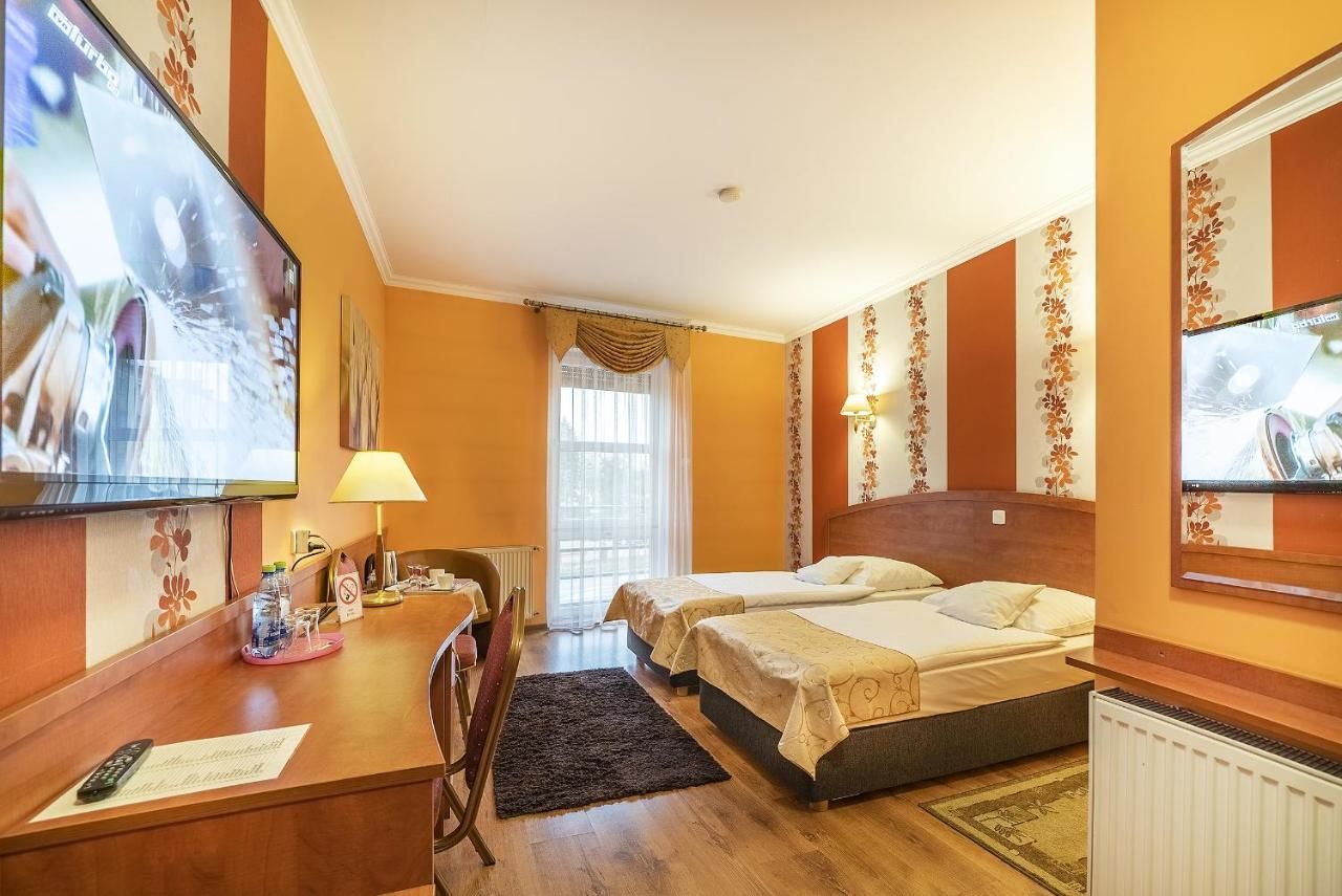 Отель Hotel Doris Оборники