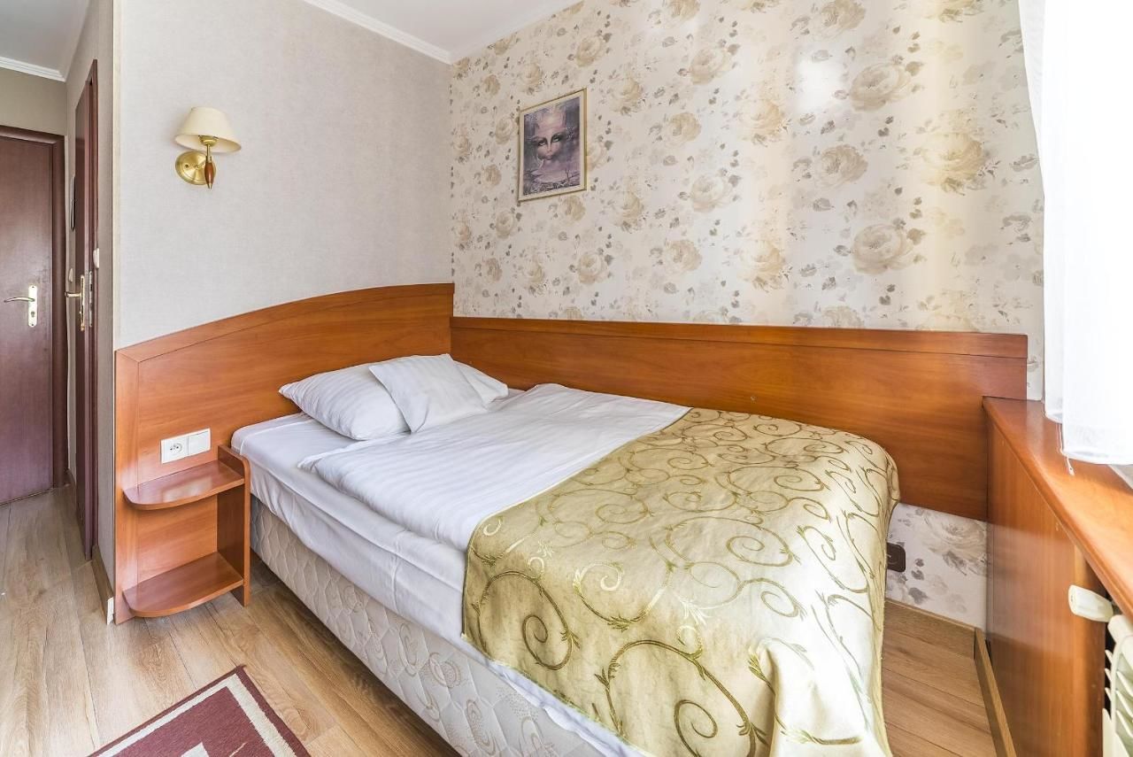 Отель Hotel Doris Оборники-9